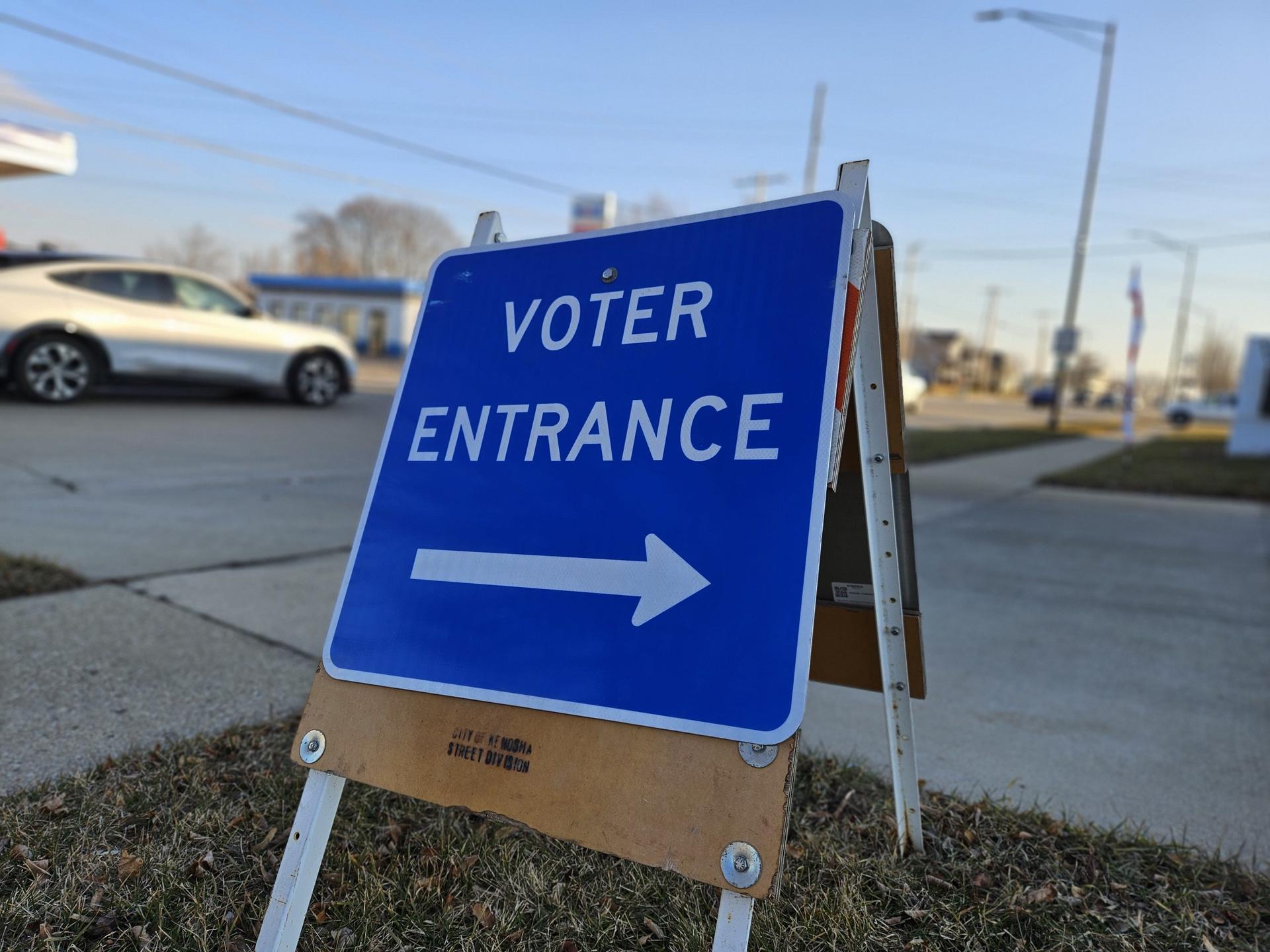 Voters pick Spring Election candidates, reject school referendums Tuesday
