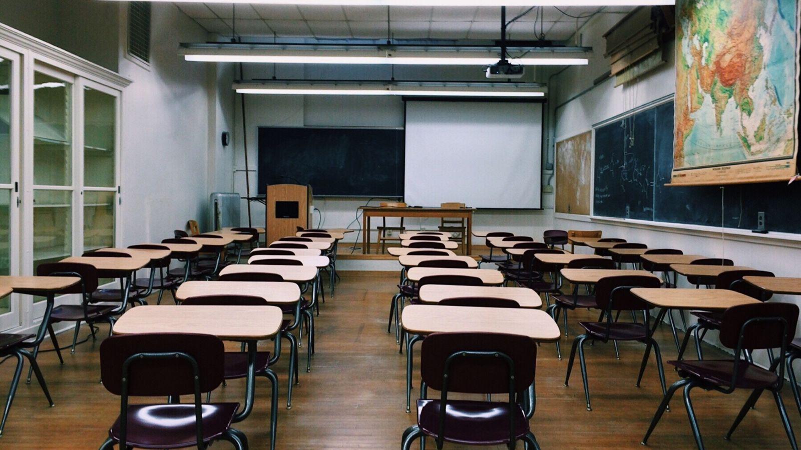 Carlton Schools Considering Switch to Four Day School Week