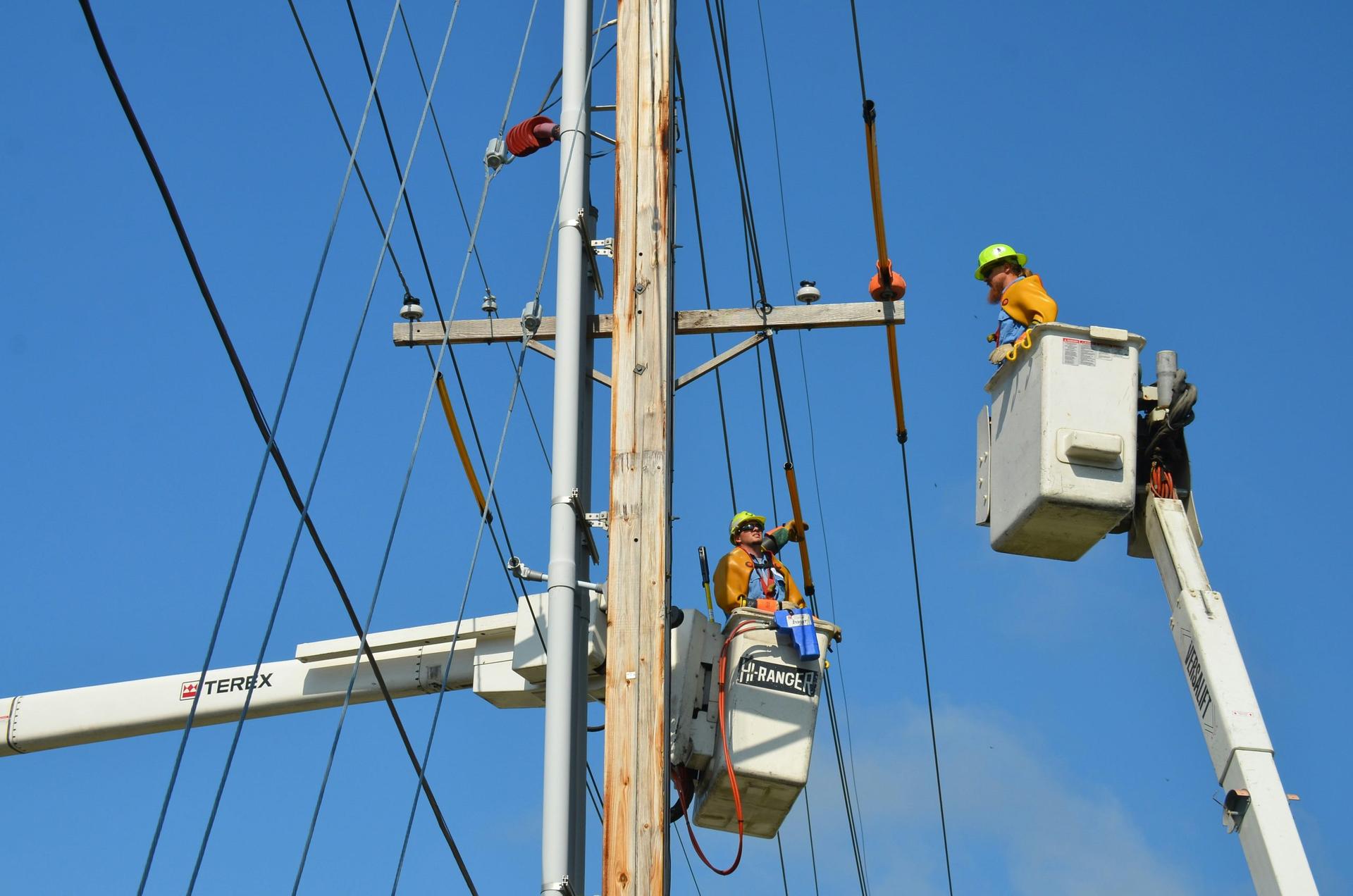 Damaging Winds Leave Thousands Without Power in Southeast Wisconsin