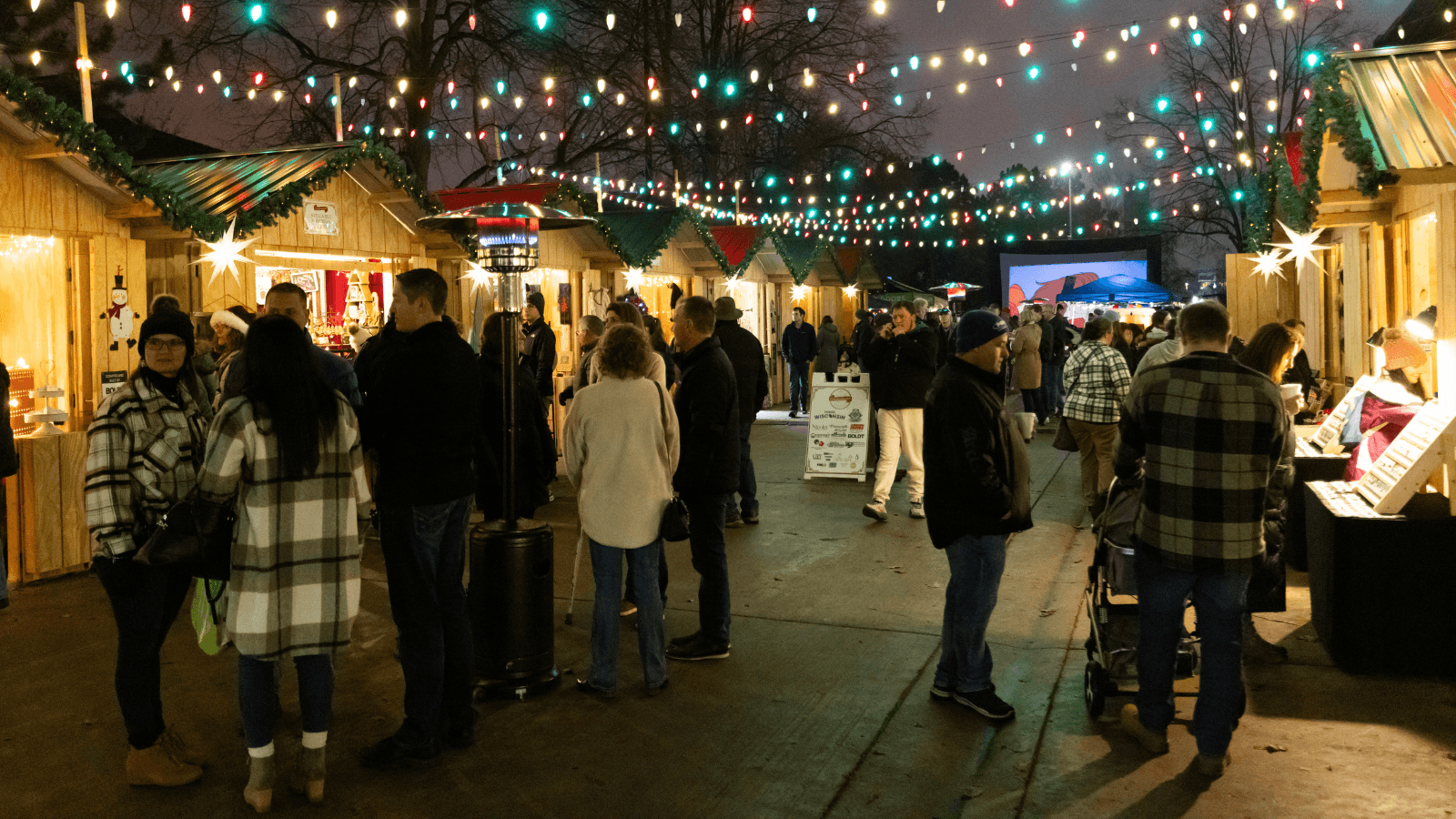 Christkindlmarket brings German-style holiday market to downtown Green Bay