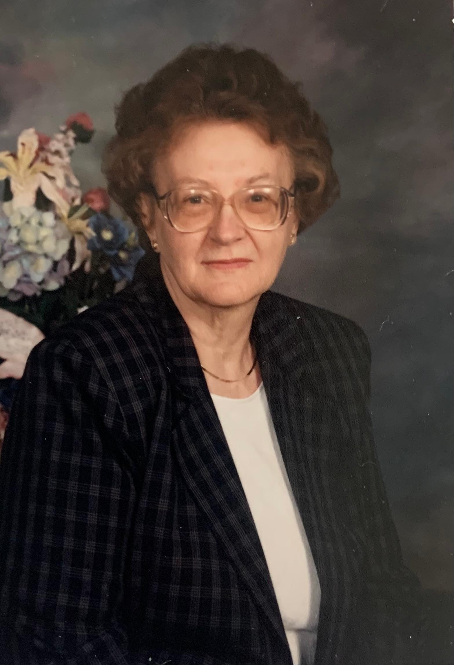 Donna Maria Lucas Holt, 92