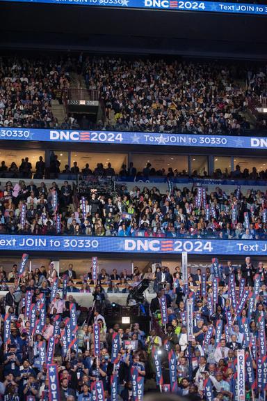 August 20, 2024 – Chicago, Illinois: The crowd after Former President Barack Obama’s remarks on the second night of the Democratic National Convention in Chicago.