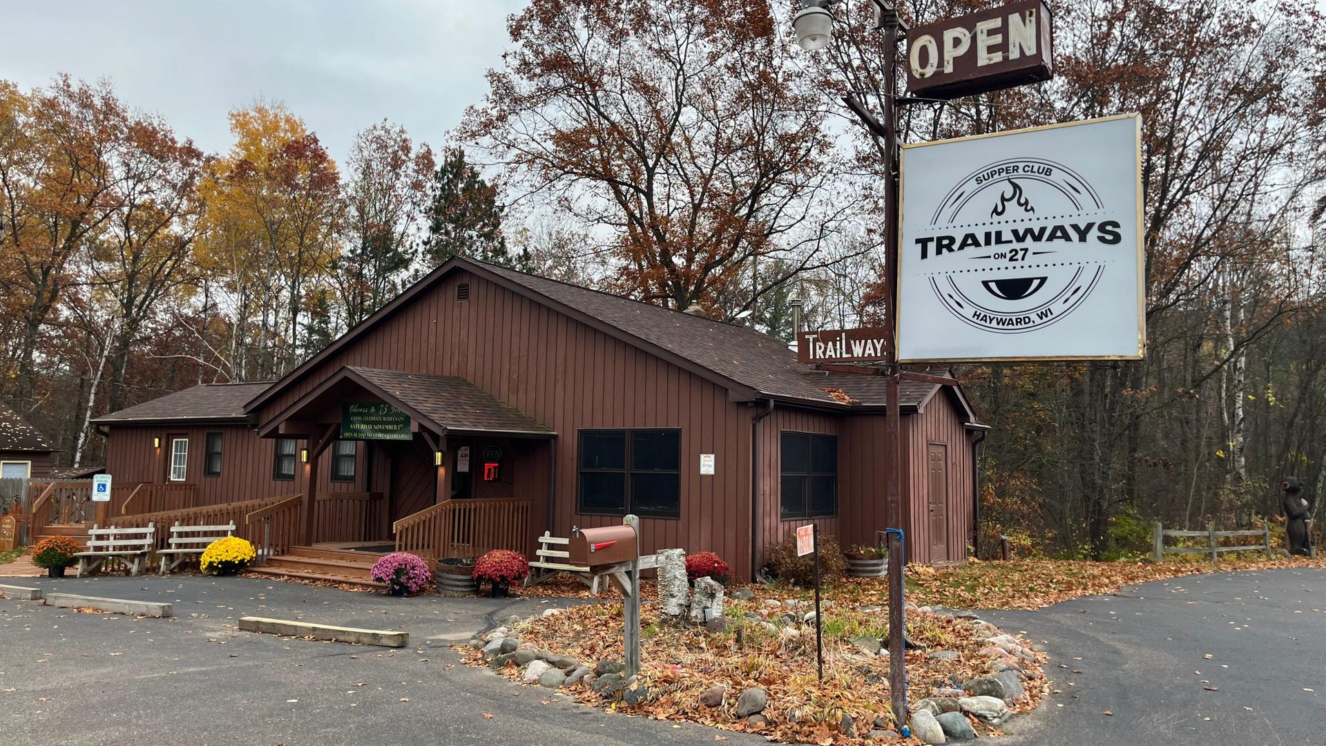 Trailways on 27 celebrates 75 years