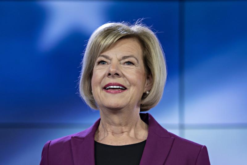 Tammy Baldwin Wins Third Senate Term as Trump Takes White House