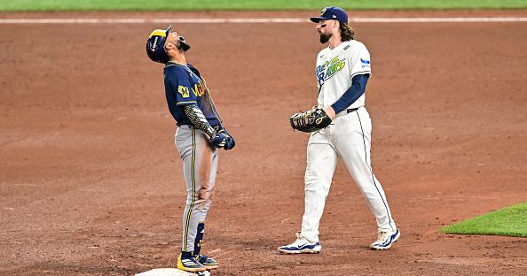 On doorstep of history: Brewers explode in the fifth to blowout Rays in Game 3 of World Series