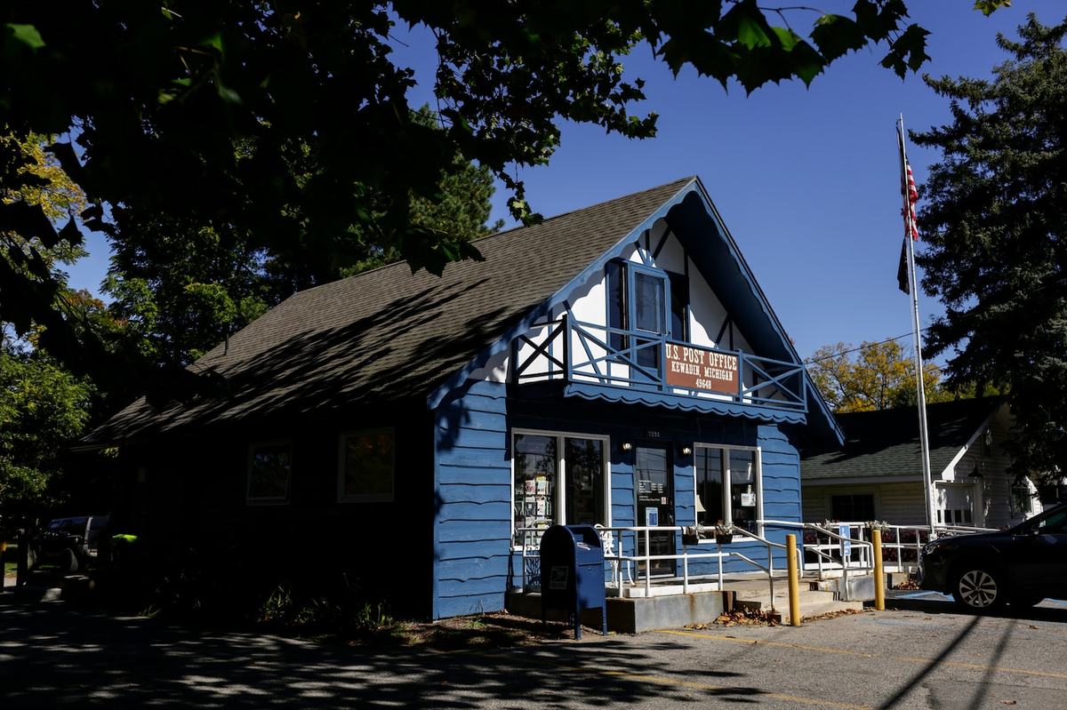 The Milton Township post office in Antrim County, Michigan. (Kristen Norman for Votebeat)