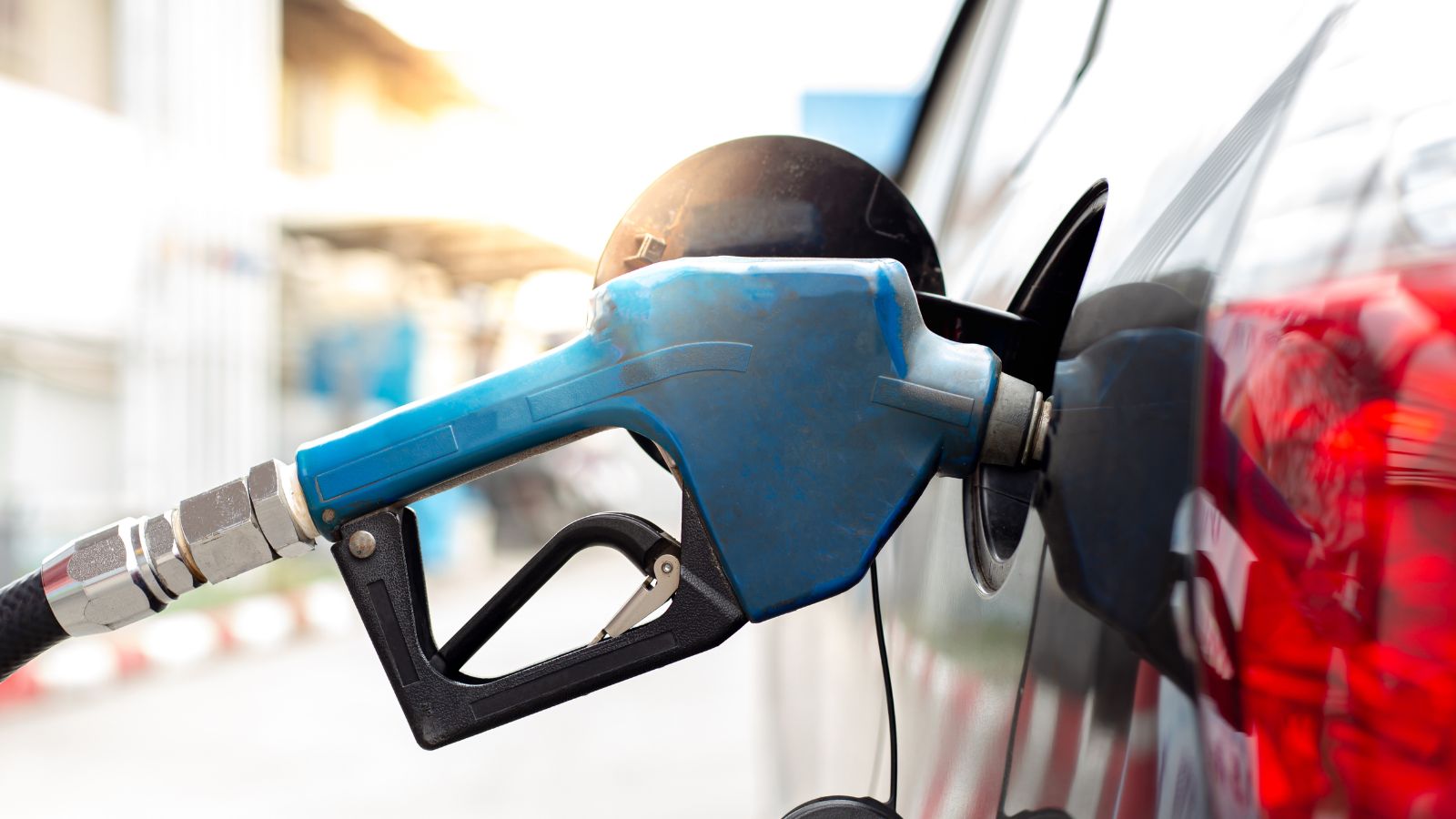 Gas in Wisconsin dips below $3 a gallon - Civic Media