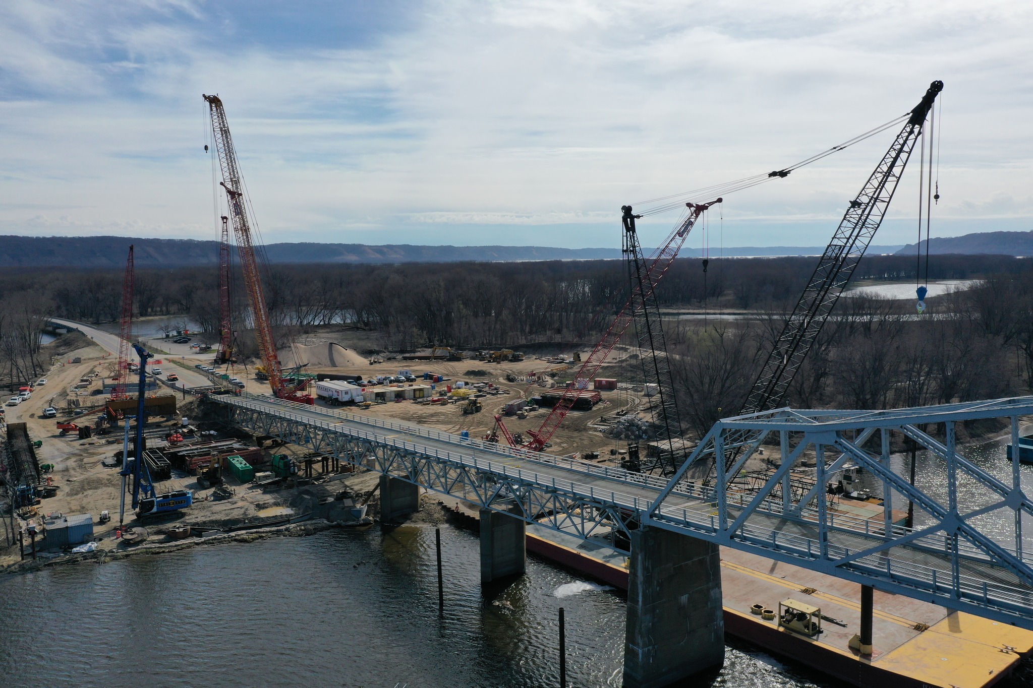 Lansing Bridge on pace to reopen by the end of April