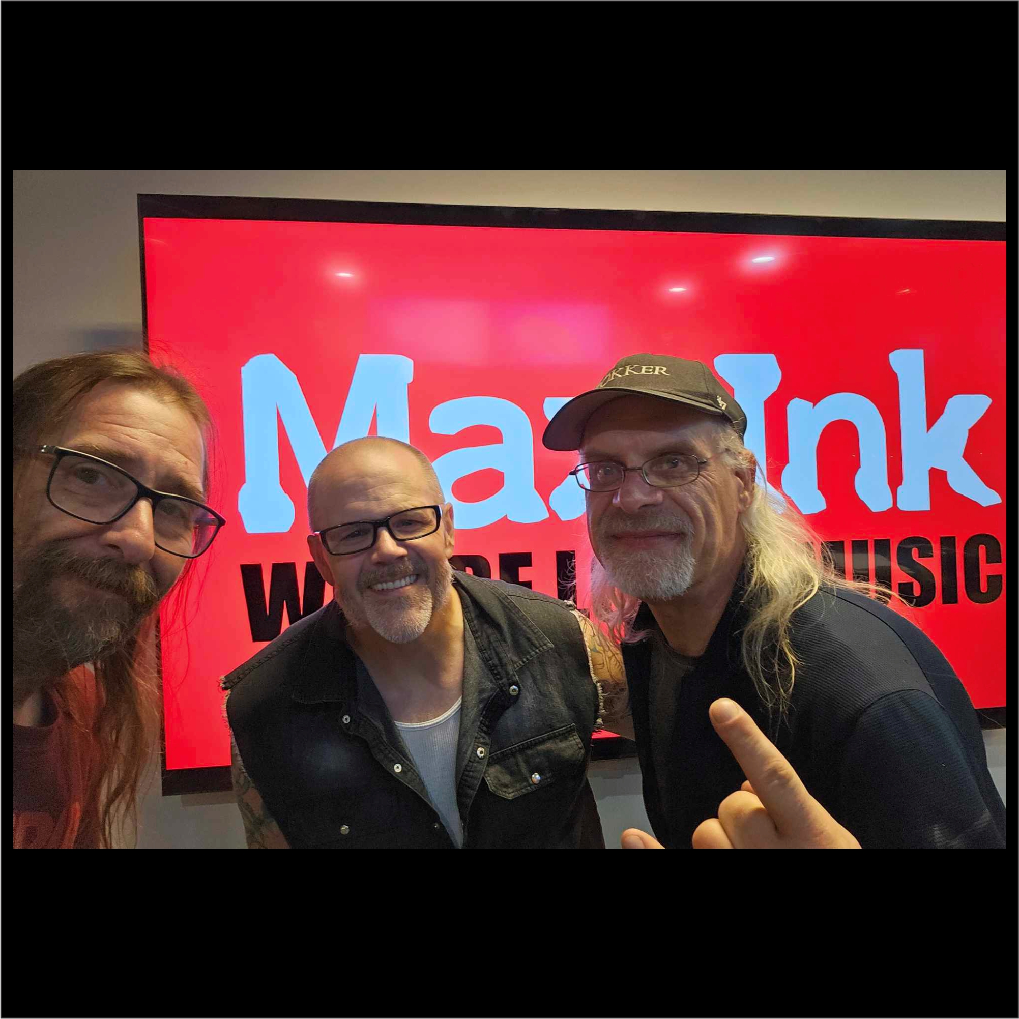 Getting Real With Mojo Perry Live in the Lair on Max Ink Radio