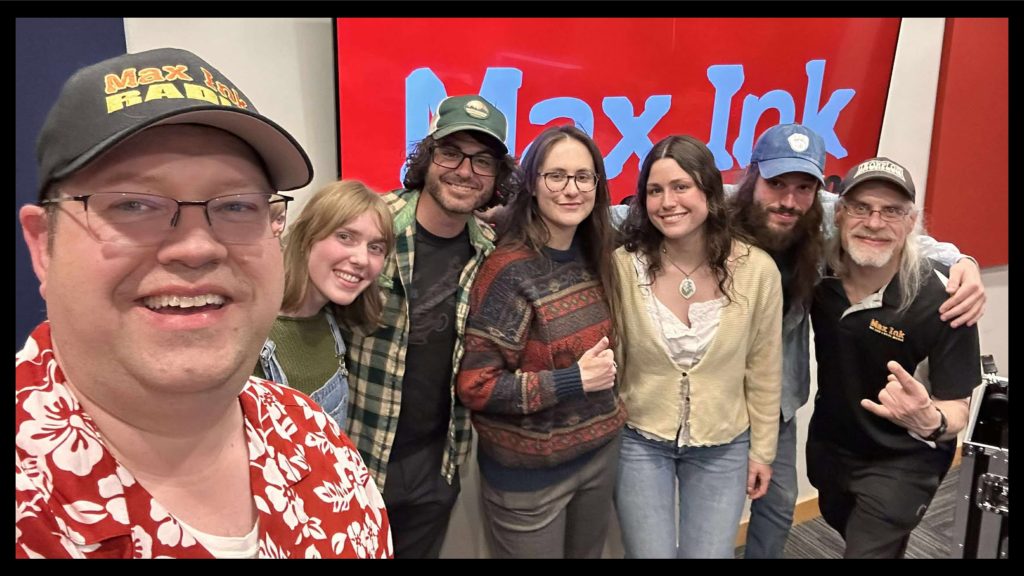 Rob Roberts, Kate Ruland, Thad Logan, Molly Jayson, Emma O'Shea, James Strelow, Rökker
