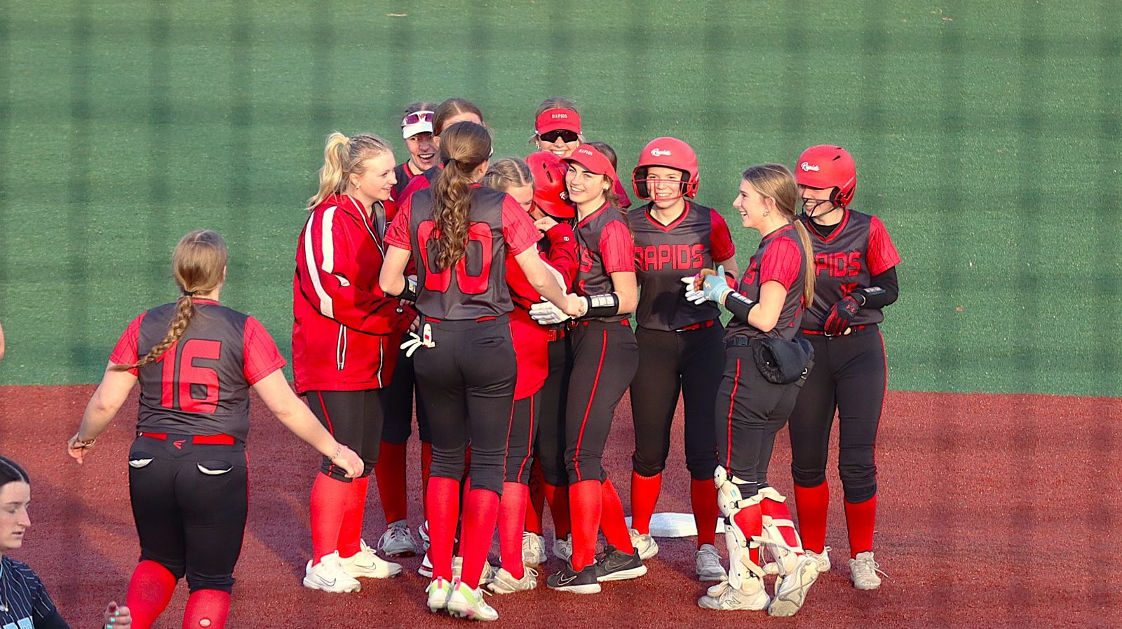 Softball Raspberry Rapids huskies brewers