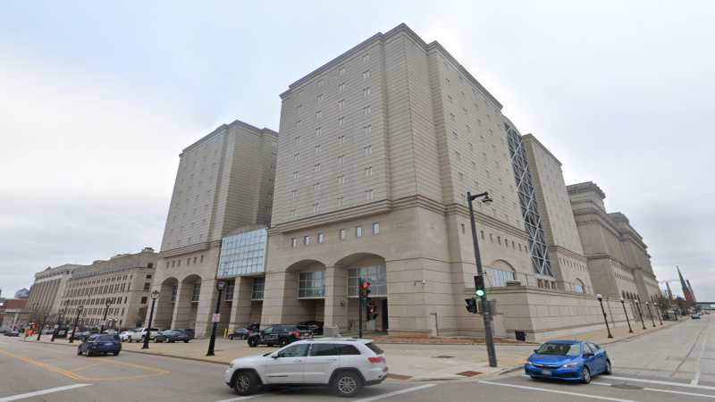 33-Year-Old Man Dies After Medical Emergency at Milwaukee County Jail ...