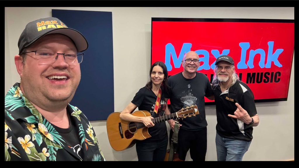 Rob Roberts, Helen Avakian, Dave Irwin, Rökker