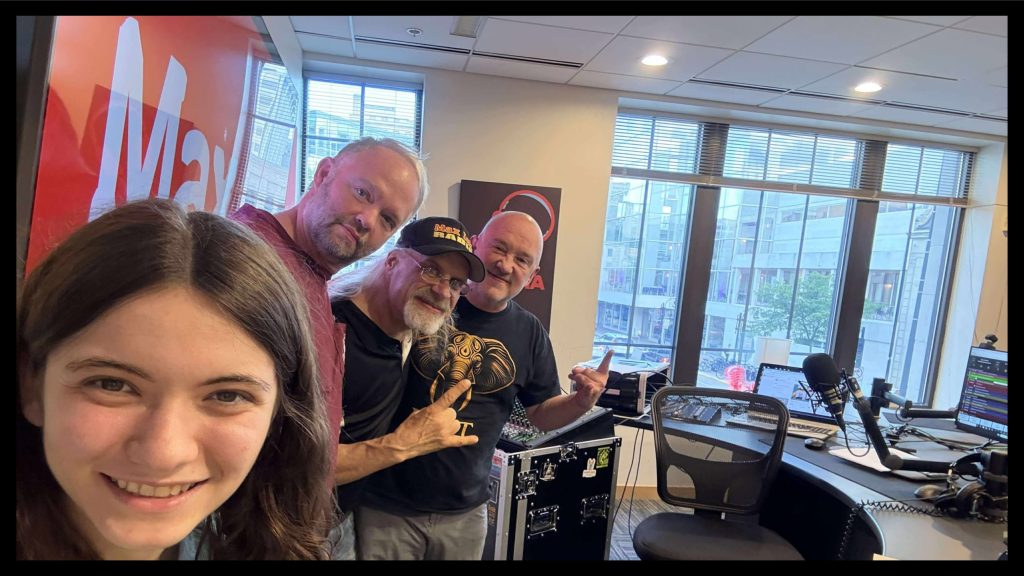 Jane Lowy, Chris Langkamp, Rökker, Darwin Sampson