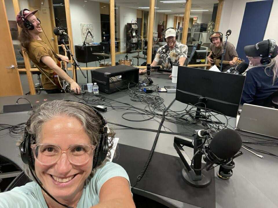 Alice, Tony, Austin, Sam, Rökker in the WMDX Studio