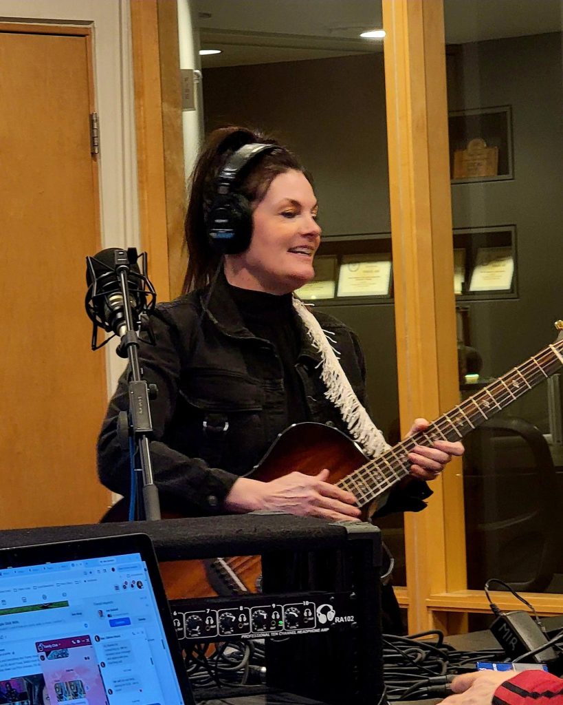 Jenny Lupien peforming live on Max Ink Radio